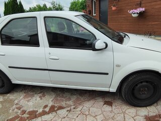 2013 Renault Logan I Рестайлинг, белый, 230000 рублей, вид 3