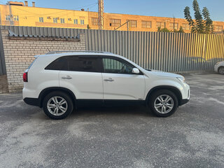 2018 Kia Sorento II Рестайлинг, белый, 2280000 рублей, вид 4