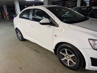 2014 Chevrolet Aveo II, белый, 516000 рублей, вид 3