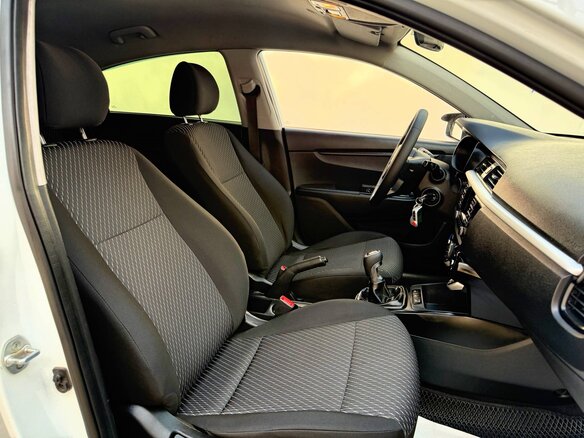 2020 Kia Rio IV, белый, 1164900 рублей - вид 16