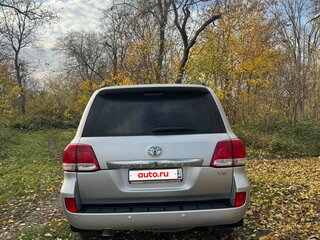 2008 Toyota Land Cruiser 200 Series, серебристый, 1900000 рублей, вид 3