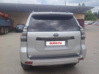 2021 Toyota Land Cruiser Prado 150 Series Рестайлинг 3, серый, 6880000 рублей, вид 3