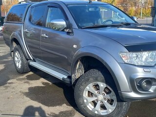 2014 Mitsubishi L200 IV Рестайлинг, серый, 2250000 рублей, вид 1