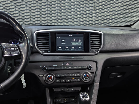 2019 Kia Sportage IV Рестайлинг, белый, 1830000 рублей - вид 15
