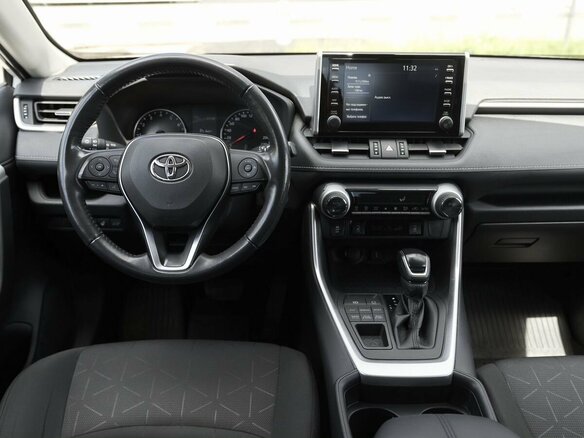 2021 Toyota RAV4 V (XA50), белый, 3447000 рублей - вид 7