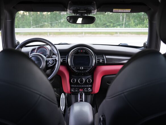 2019 Mini Hatch JCW III (F55/F56) Рестайлинг, красный - вид 15