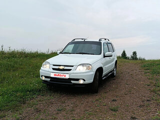 2015 Chevrolet Niva I Рестайлинг, белый, 800000 рублей, вид 3