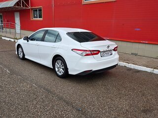 2019 Toyota Camry VIII (XV70), белый, 2500000 рублей, вид 4