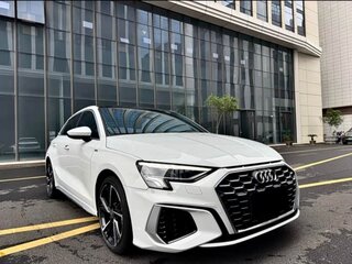 2023 Audi A3 Sportback 35 TFSI IV (8Y), белый, 1800000 рублей, вид 2