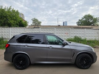 2018 BMW X5 30d III (F15), серый, 5000000 рублей, вид 4