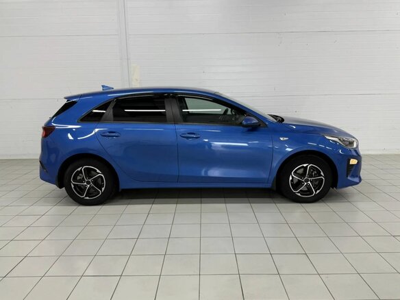 2019 Kia Ceed III, голубой, 1740000 рублей - вид 3