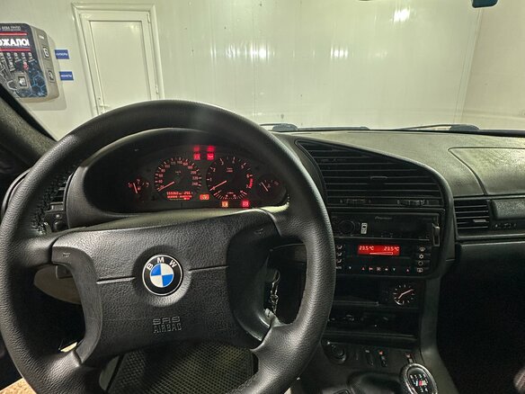 1998 BMW 3 серии 318i III (E36), чёрный, 659036 рублей - вид 20