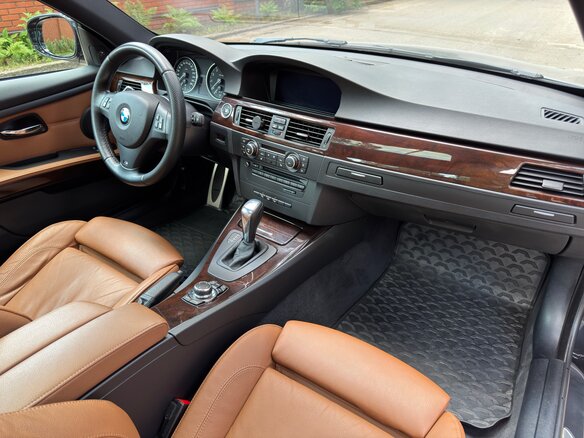 2011 BMW 3 серии 335xi V (E90/E91/E92/E93) Рестайлинг, чёрный, 3100000 рублей - вид 11
