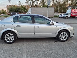 2011 Opel Astra H Рестайлинг, серебристый, 550000 рублей, вид 4