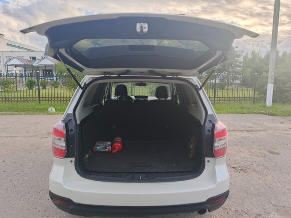 2014 Subaru Forester IV, белый, 1550000 рублей - вид 7