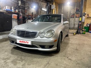 2005 Mercedes-Benz C-Класс 230 II (W203) Рестайлинг, серебристый, 730000 рублей, вид 2