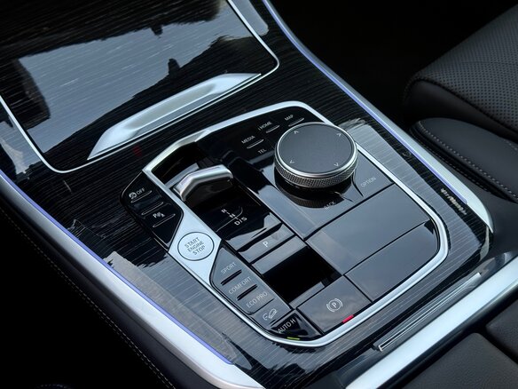2025 BMW X5 40i IV (G05/G18) Рестайлинг, белый, 13000000 рублей - вид 13
