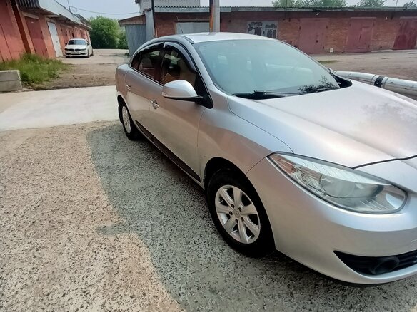 2011 Renault Fluence I, серебристый, 670000 рублей