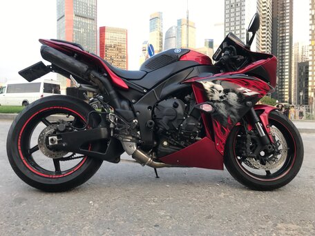 2011 Yamaha YZF-R1, красный, 875000 рублей, вид 3