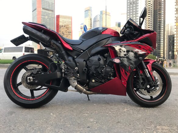 2011 Yamaha YZF-R1, красный, 875000 рублей - вид 2