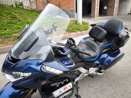 2018 Honda GL 1800 Gold Wing, синий, 1980000 рублей, вид 3