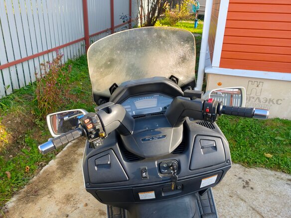 2010 Suzuki Burgman (SkyWave) 650, белый, 390000 рублей - вид 6
