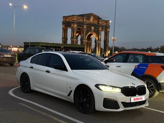 2020 BMW 5 серии 530d xDrive VII (G30/G31/G38) Рестайлинг, белый, 6401000 рублей, вид 3