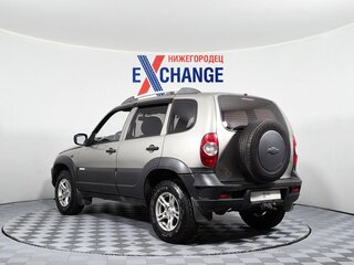 2011 Chevrolet Niva I Рестайлинг, серебристый, 359000 рублей, вид 4