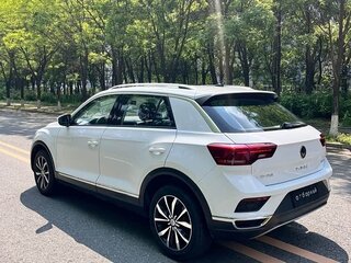 2022 Volkswagen T-Roc I Рестайлинг, белый, 1720000 рублей, вид 3