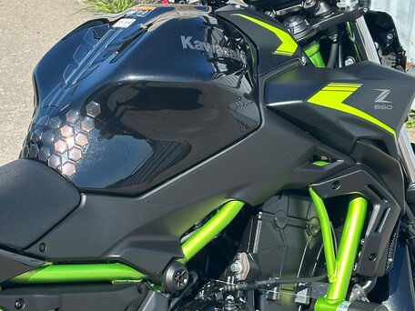 2022 Kawasaki Z 650, чёрный, 950000 рублей, вид 5