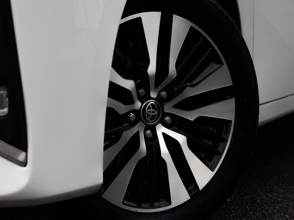 2019 Toyota Alphard III Рестайлинг, белый, 4184973 рублей - вид 2