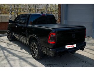 2018 Ram 1500 Quad Cab V, чёрный, 6800000 рублей, вид 3