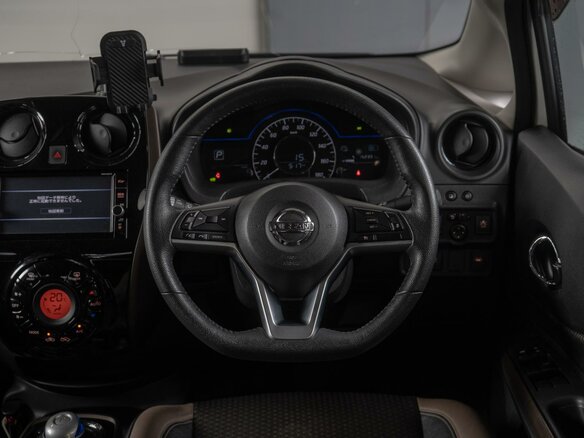 2019 Nissan Note e-Power II Рестайлинг, белый, 1389000 рублей - вид 17