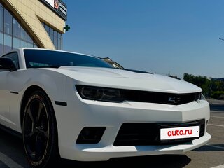 2014 Chevrolet Camaro V Рестайлинг, белый, 2500000 рублей, вид 3