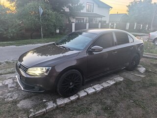 2011 Volkswagen Jetta VI, коричневый, 920000 рублей, вид 1