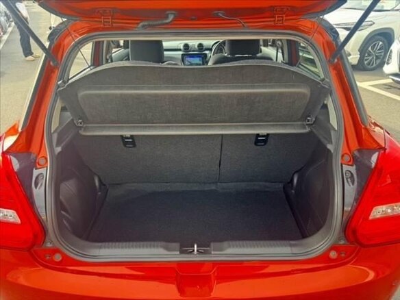 2022 Suzuki Swift V Рестайлинг, оранжевый, 750325 рублей - вид 22
