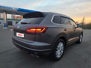2019 Volkswagen Touareg III, серый, 5750000 рублей, вид 5
