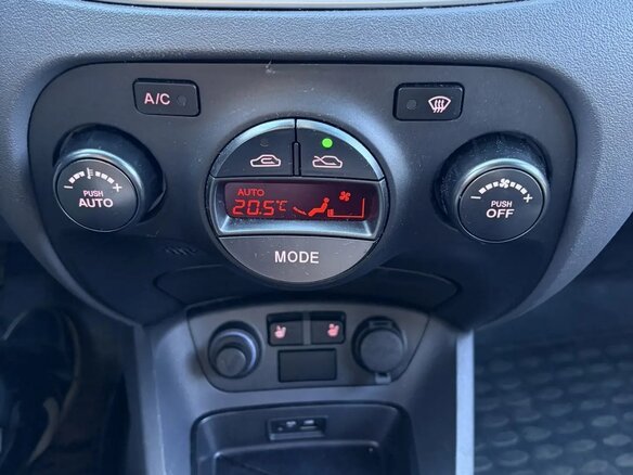 2010 Kia Rio II Рестайлинг, красный, 550000 рублей - вид 8