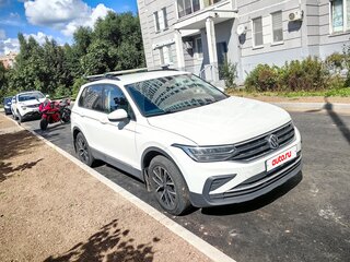 2021 Volkswagen Tiguan II Рестайлинг, белый, 2690000 рублей, вид 3