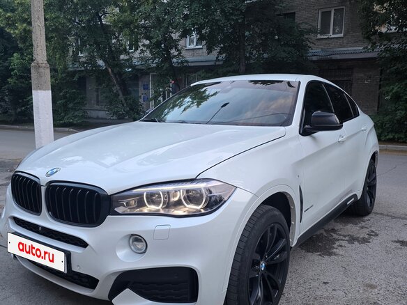 2018 BMW X6 40d II (F16), белый, 4950000 рублей