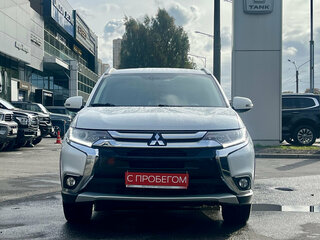 2018 Mitsubishi Outlander III Рестайлинг 3, белый, 1949000 рублей, вид 2