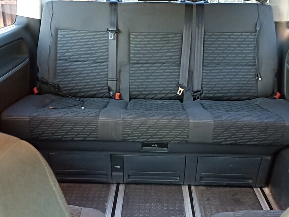 2013 Volkswagen Multivan T5 Рестайлинг, чёрный, 1940000 рублей - вид 21