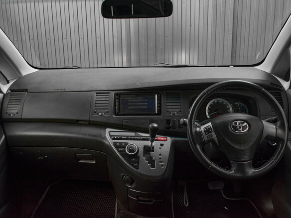 2010 Toyota ISis I Рестайлинг, чёрный, 1160000 рублей - вид 9