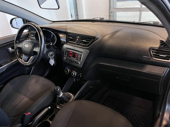2012 Kia Rio III, серый, 600000 рублей - вид 11