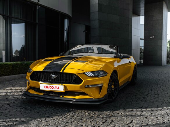 2020 Ford Mustang VI Рестайлинг, жёлтый, 3600000 рублей - вид 1