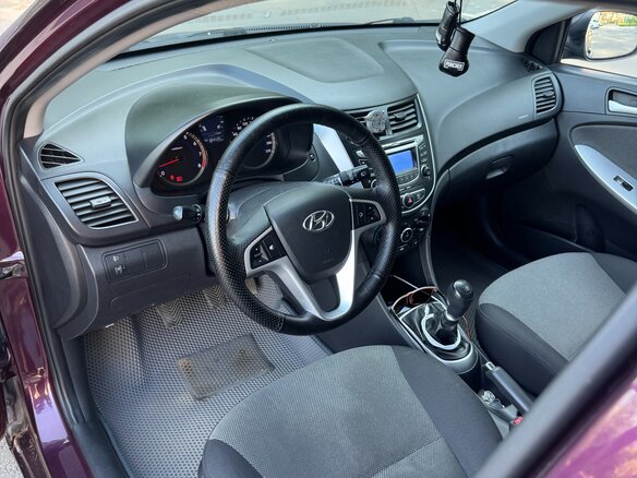 2011 Hyundai Solaris I, фиолетовый, 670000 рублей - вид 5