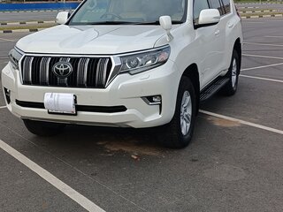 2021 Toyota Land Cruiser Prado 150 Series Рестайлинг 3, белый, 5700000 рублей, вид 2