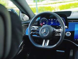 2026 Mercedes-Benz S-Класс 580 Long 4MATIC VII (W223) Рестайлинг, зелёный, 27000000 рублей, вид 4
