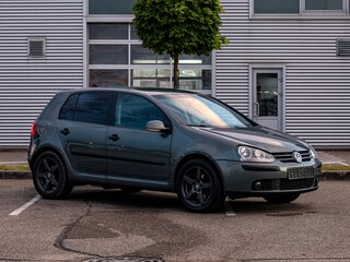 2006 Volkswagen Golf V, серый, 745000 рублей, вид 3