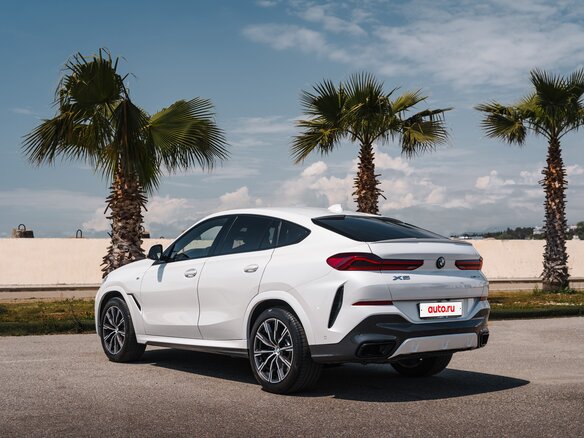 2020 BMW X6 40i III (G06), белый, 7499900 рублей - вид 7